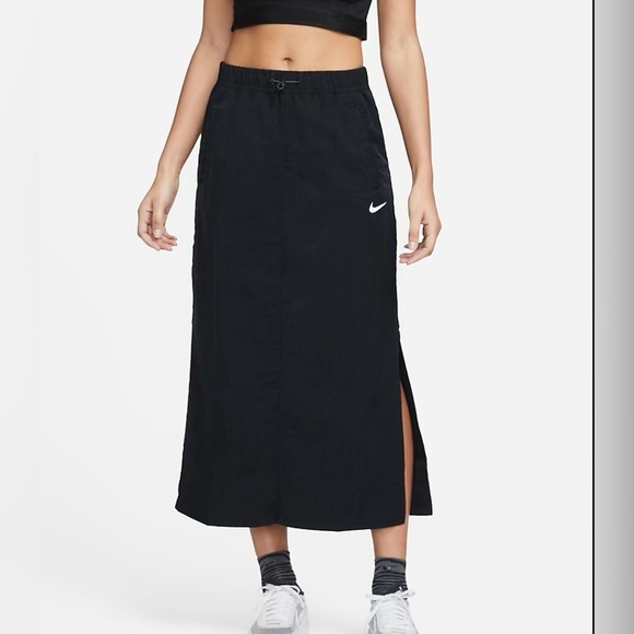 Nike Sportswear Essential woven skirt - Picture 1 of 9